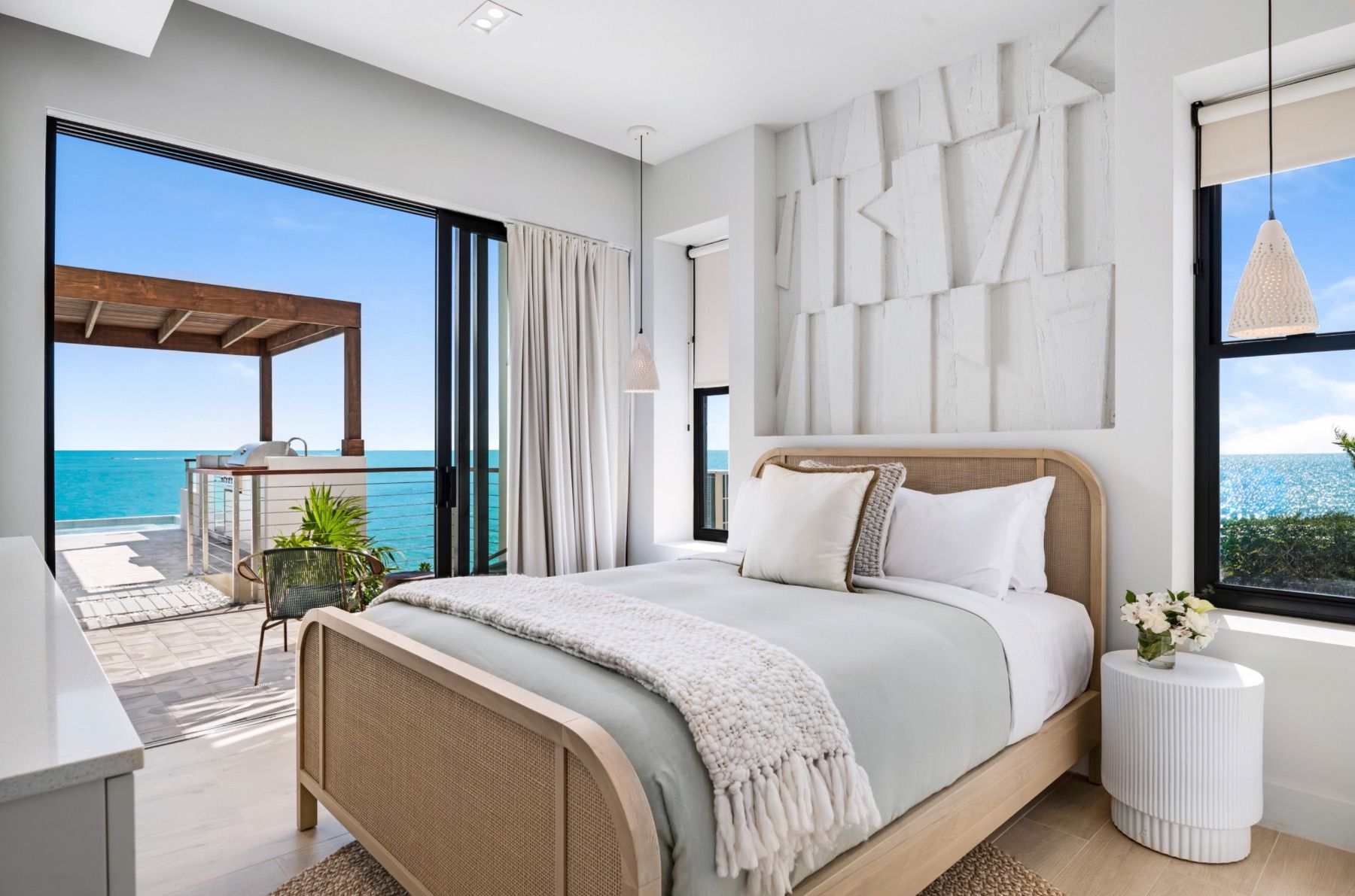 Main Level - Queen Bedroom